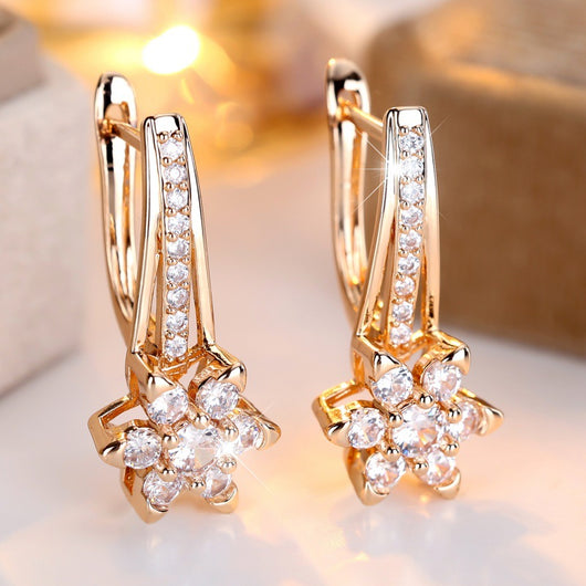 Aretes de Circón Floral con Diamantes Completos - Diseño Europeo de Alta Gama