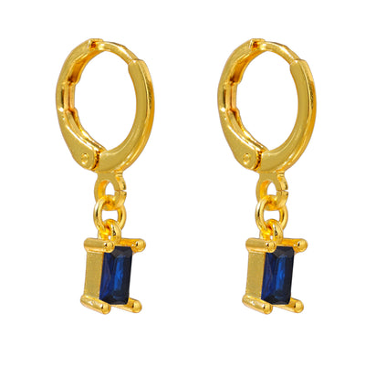 Aretes Rectangulares Minimalistas Chapados en Oro - Estilo Fashion Blogger - Image 5