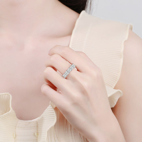 Anillo Cuadrado de Moissanita Apilable Chapado en Oro 18K