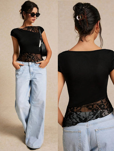 Blusa Entallada con Paneles de Encaje y Manga Corta - Image 7