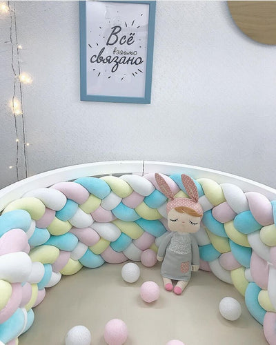 Protector de Cama Trenzado Anudado para Niños - Barrera de Seguridad Decorativa