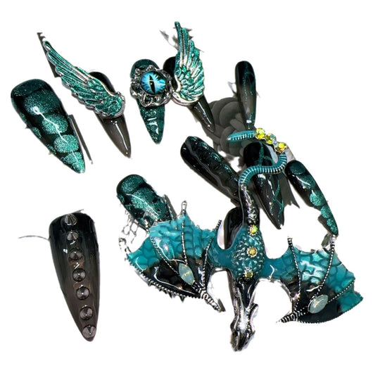 Armadura Personalizada con Dragón Pintado a Mano - Image 6