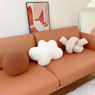 Almohada Nube Suave con Formas Geométricas y Cuerda Anudada