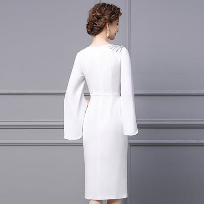 Vestido Elegante con Mangas Acampanadas y Detalles de Diamantes Incrustados - Image 21