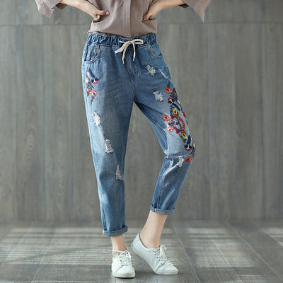 Jeans Cropped Rotos con Bordado Artístico y Cintura Elástica