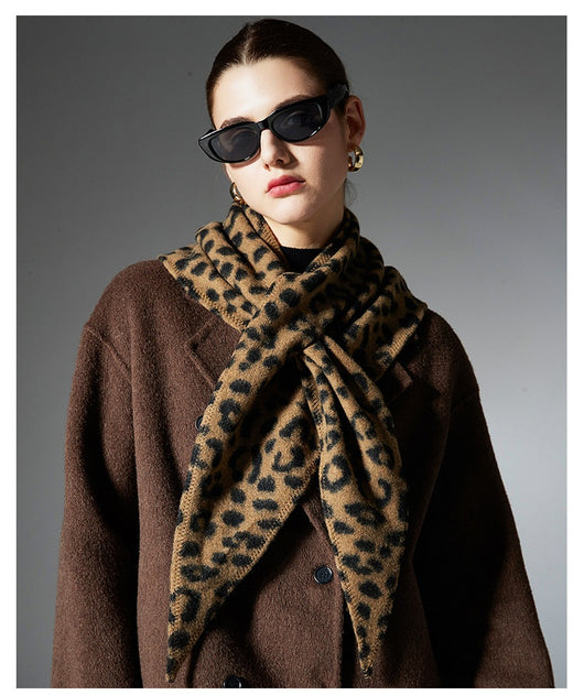 Chal Triangular Reversible con Estampado Leopardo - Colección Otoño Invierno - Image 18