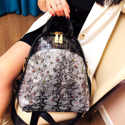 Mochila de Cuero Genuino para Mujer - Diseño Moderno y Funcional - Image 9