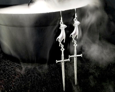 Aretes Espada Gótica Hueca Luna Bruja para Halloween - Image 3