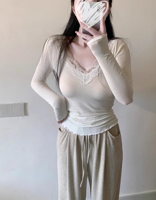 Blusa Base Elegante de Encaje con Cuello en V y Manga Larga - Image 22