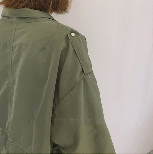 Chaqueta Corta Estilo Capa Suelta con Detalles de Herramientas - Image 5