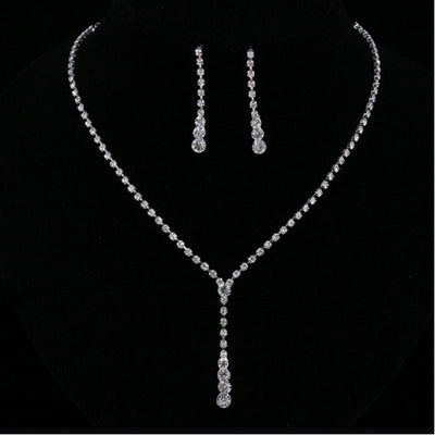 Conjunto de Joyería Nupcial Elegante con Cristales Brillantes - Collar y Aretes - Image 3