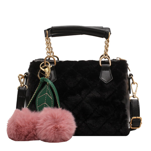 Bolso Tote de Cadena Metálica y Rombos Acolchados con Dije de Cereza - Image 7