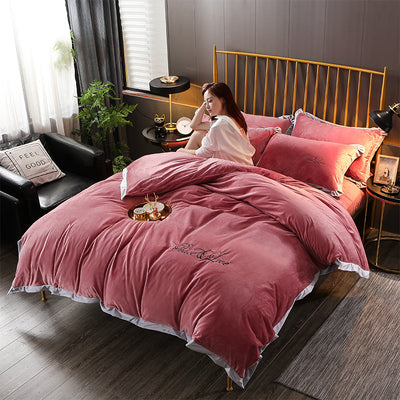 Juego de Cama Cuatro Piezas Terciopelo Cristal con Bordado