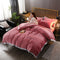Juego de Cama Cuatro Piezas Terciopelo Cristal con Bordado