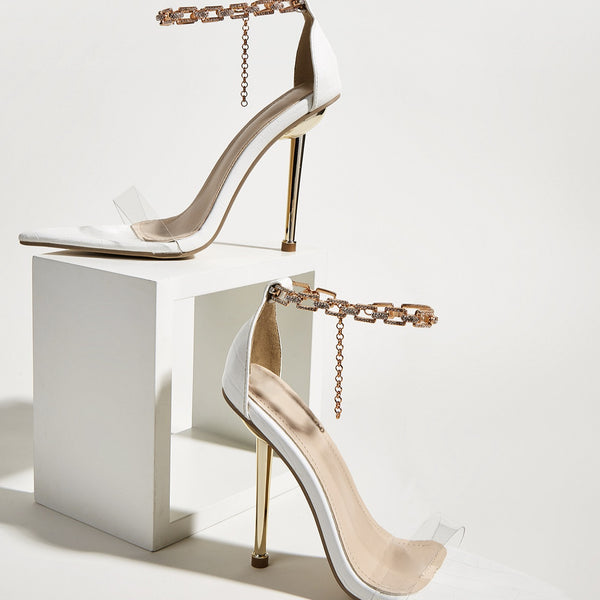 Sandalias Stiletto con Tacón Puntiagudo y Detalles de Cristales Brillantes