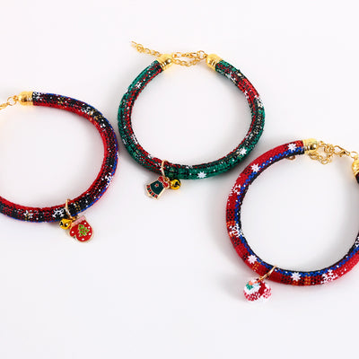 Collar Ajustable para Mascotas con Guantes Navideños y Cascabel - Image 3