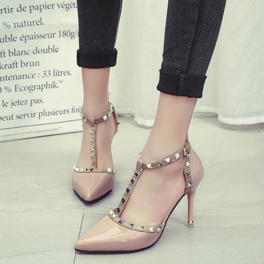 Tacones Altos Puntiagudos con Tachuelas - Image 3