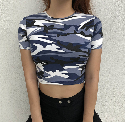 Chaqueta T-shirt Camuflaje Manga Corta para Mujer - Moda Casual Internacional - Image 2