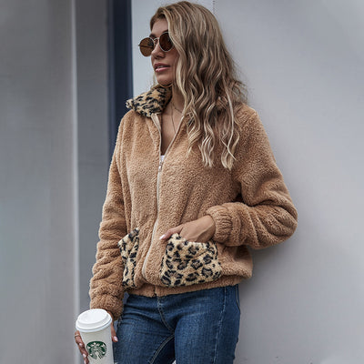 Abrigo de cachemira con parches leopardo para otoño