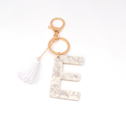 Llavero con Dije Alfabético de Acrílico y Borla Decorativa - Image 12