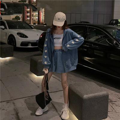Conjunto Deportivo y Casual con Bordado de Margaritas