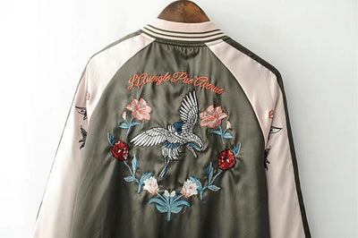 Chaqueta Larga con Cuello Mao y Bordado de Grúa Floral en la Espalda - Image 9