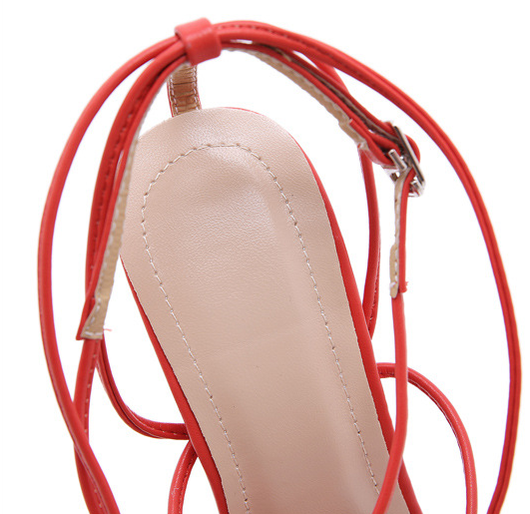 Sandalias Stiletto de Tacón Alto con Tiras Cruzadas y Cristal Transparente - Image 13