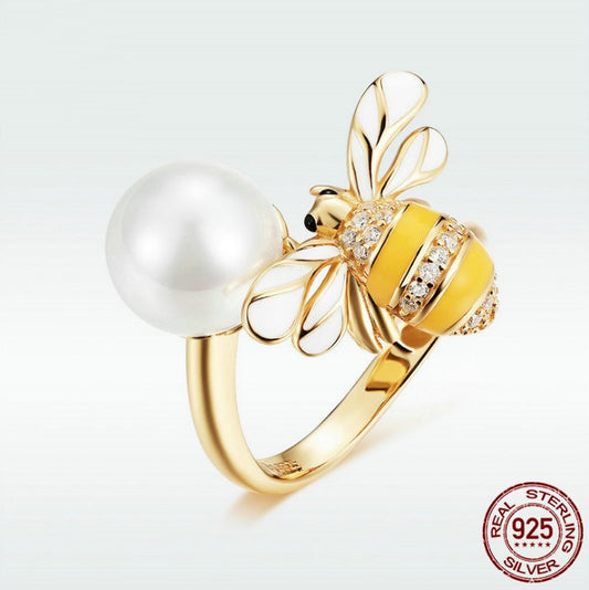 Anillo Dorado con Abeja Engarzada - Image 2