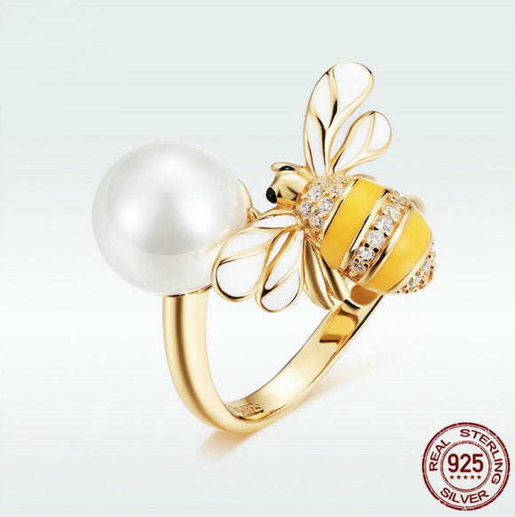 Anillo Dorado con Abeja Engarzada