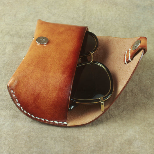 Estuche Artesanal Retro para Gafas de Cuero Genuino con Correa - Image 9