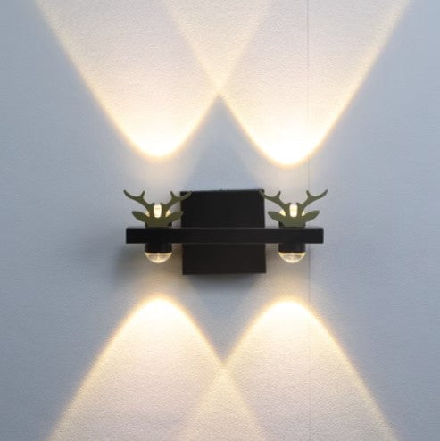 Lámpara de Pared Dorada Crown - Iluminación Elegante para Dormitorio, Sala y Pasillos
