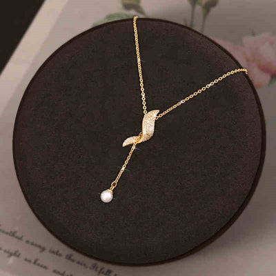 Collar Geométrico de Diamantes con Borla de Perla para Escote