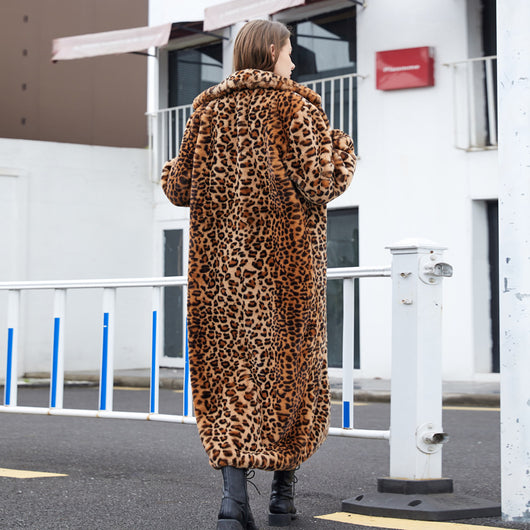 Abrigo Largo de Piel Sintética con Cuello de Conejo y Estampado Leopardo - Image 4
