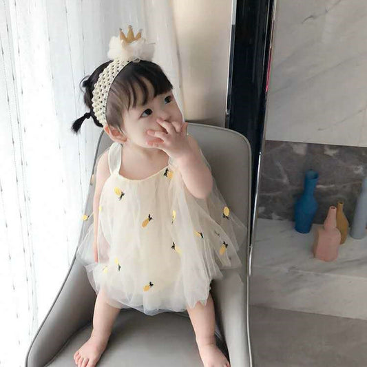 Conjunto Minimalista para Niña: Blusa y Falda de Tul