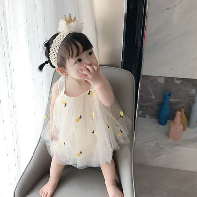 Conjunto Minimalista para Niña: Blusa y Falda de Tul