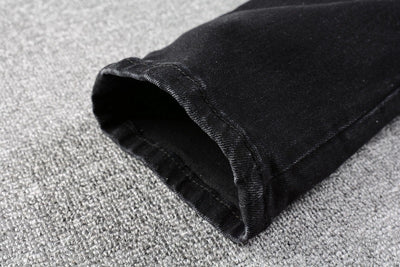 Jeans Rotos para Hombre con Parche Estampado de Flor de Marañón Negro - Image 13