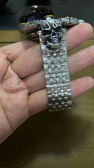 Reloj Electrónico Calavera con Correa de Resina Artesanal - Image 3