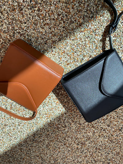 Bolsa Vertical de Cuero para Celular y Accesorios - Image 4