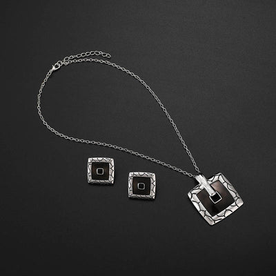 Conjunto Retro Cuadrado: Collar y Aretes de Moda - Image 9