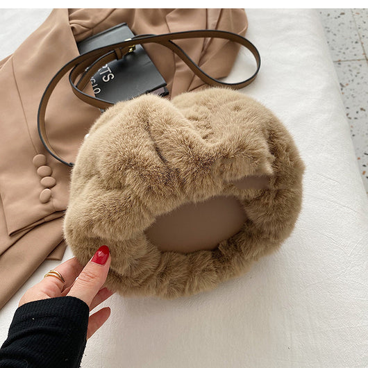 Bolso Mensajero de Peluche con Perlas para Mujer - Diseño Trendy e Instagrameable - Image 10