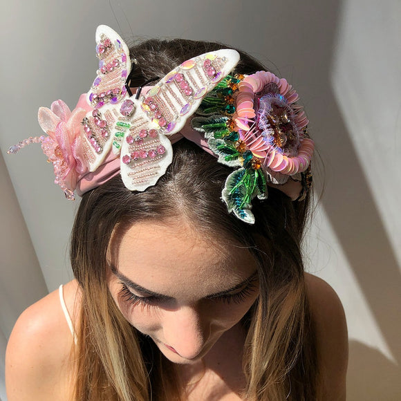 Diadema Mariposa con Perlas de Arroz, Diamantes y Lentejuelas