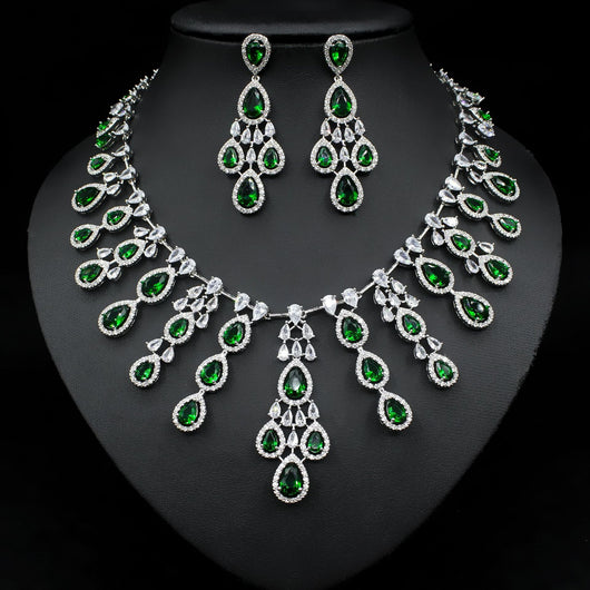 Conjunto de Collar y Aretes de Circón con Efecto Gota de Agua Iridiscente - Image 4