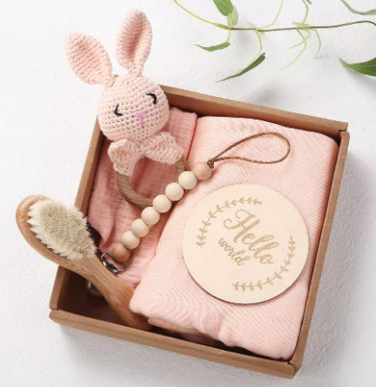Set de Regalo Recién Nacido: Sonajero de Madera Tejido a Crochet - Image 10