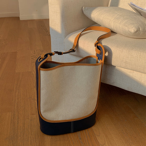 Bolsa Bucket con Contraste Elegante