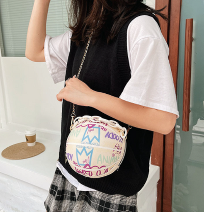 Bolso Mensajero Graffiti con Cadena - Diseño Urbano y Personalidad Creativa - Image 11