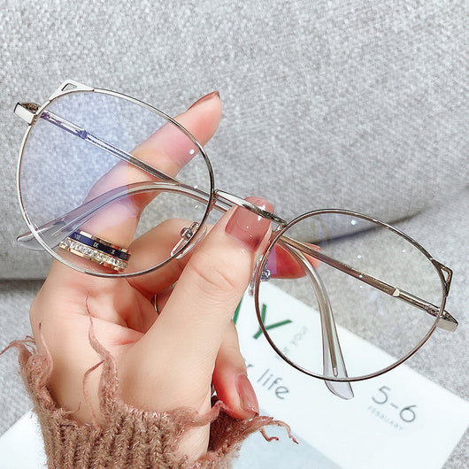 Lentes Ópticos Planos Anti Luz Azul para Mujer - Diseño Elegante Blanco - Image 10