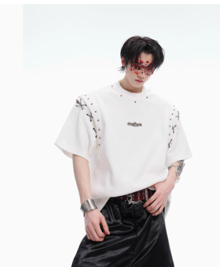 Blusa Deconstruida con Encaje y Recortes