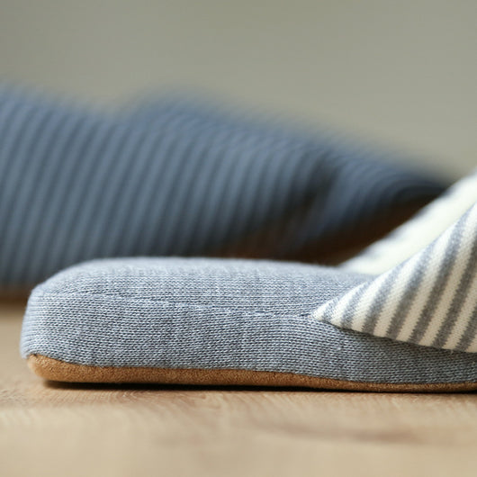 Pantuflas Cómodas a Rayas para Hombre y Mujer - Image 5