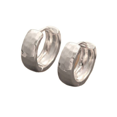 Aretes Redondos Texturizados: Elegancia Simple y Versátil - Image 5