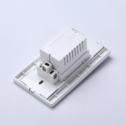 Panel de Tomacorriente Estándar US con Puerto USB Integrado - Image 6